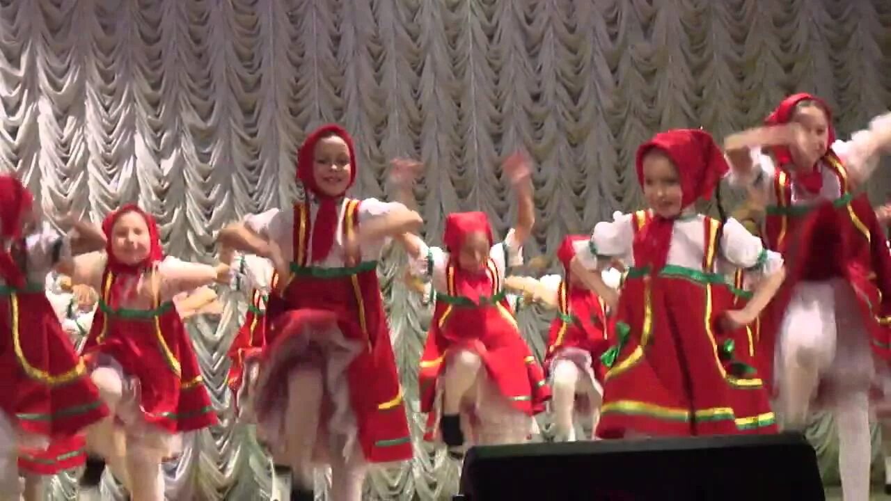 Танец маши. Танец маши. Танец мишки. Ансамбль сувенир танец маша и медведь 2022 год ещё ещё ещёёёёёёёёёёёёёё. Маша и медведь танцы.
