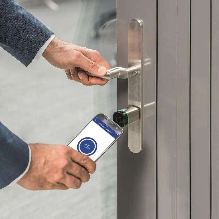 Установка системы контроля управления доступом скуд