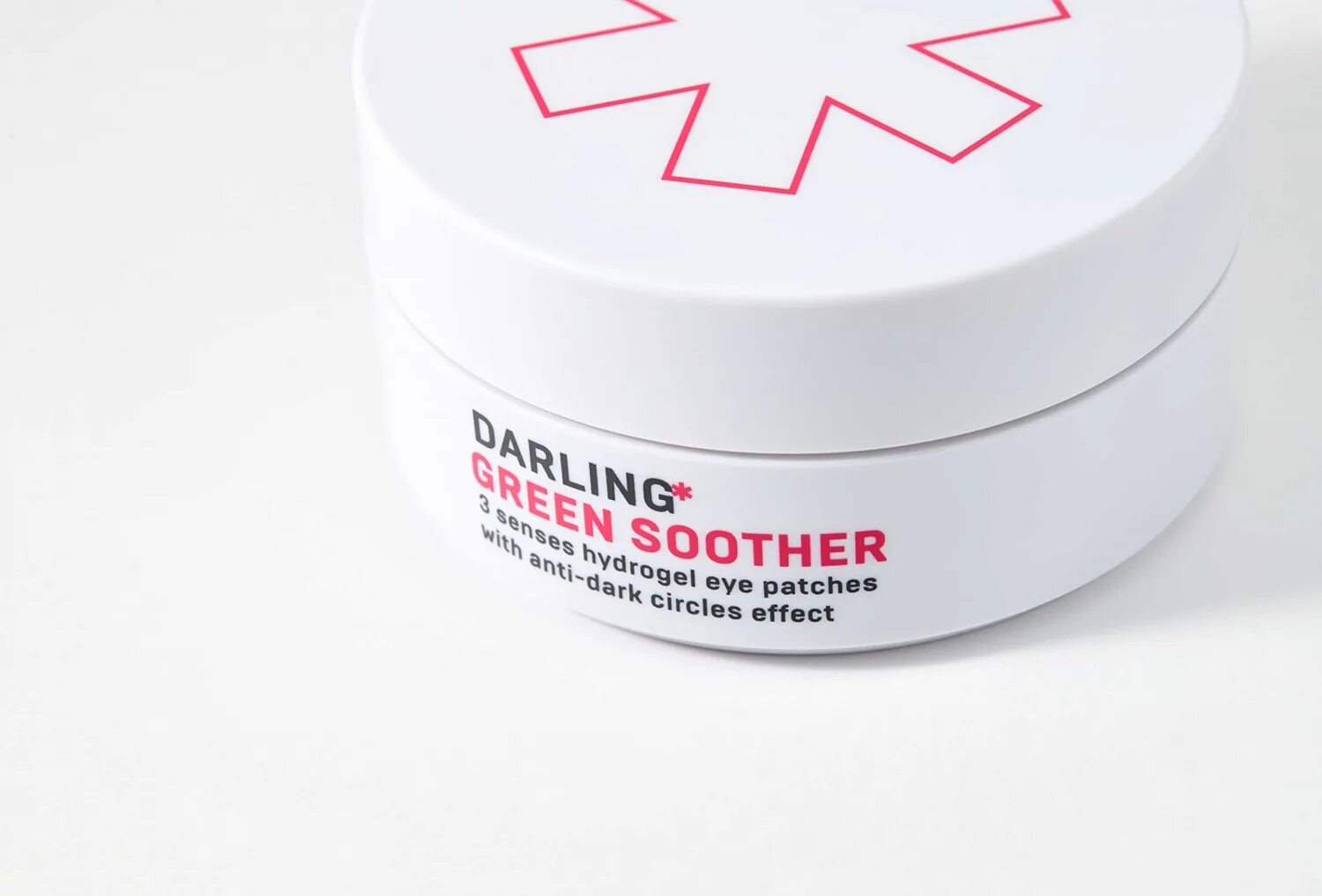 Косметика darling. Darling Green Soother патчи. Darling косметика. Корейская косметика Darling. Патчи для глаз от Гринини.