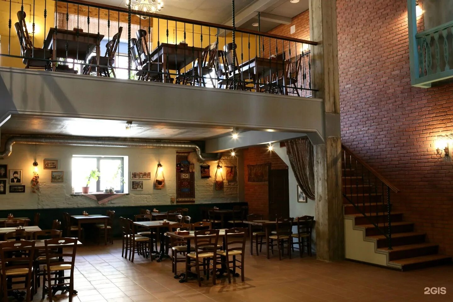 Герцена 88а в кирове. Герцена 88а. Герцена 88 киров кафе сакварели. Герцена 88 а киров сакварели. Киров улица герцена 88а сакварели.