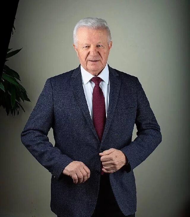 Александр мороз фото Логотип с инициалами "ММ" Студия Дизайна DA!