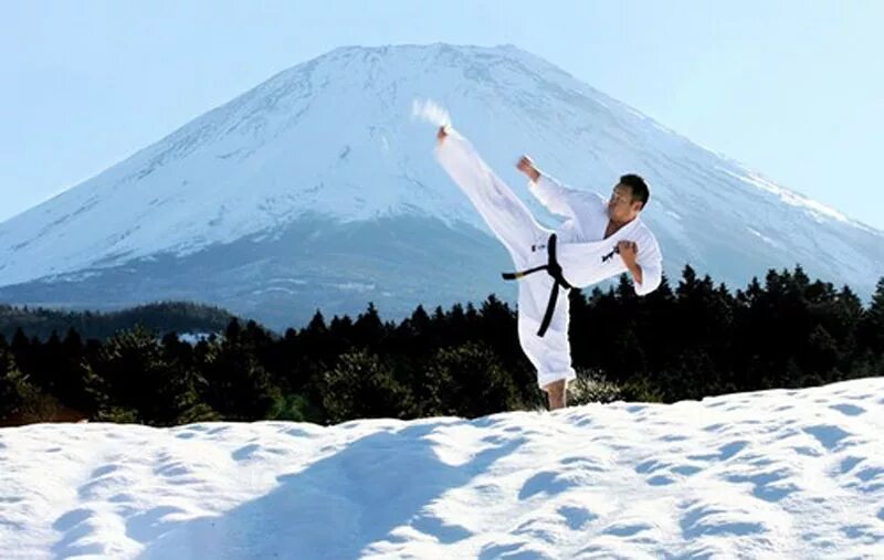 Зимнее карате. Каратэ зима. Зимнее карате. Зимнее карате. Тренировкикаротистовнаснегу.