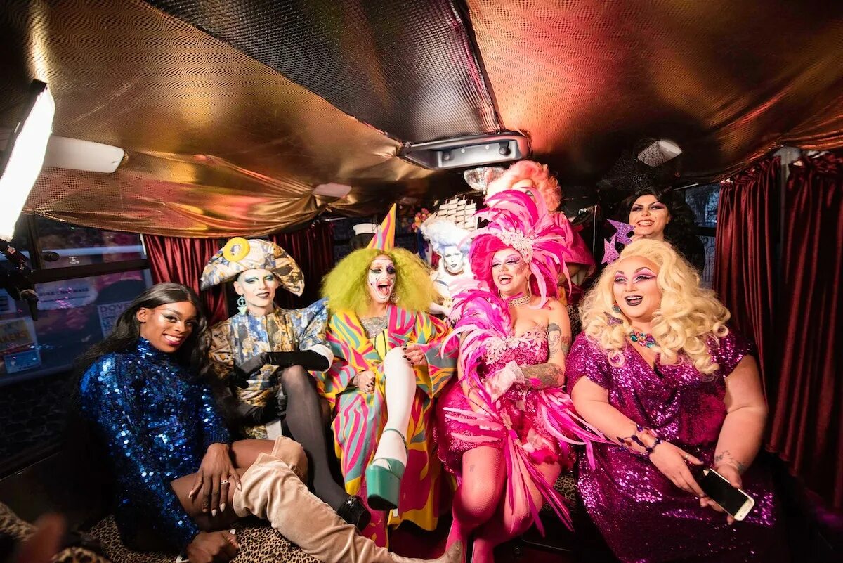 Драг квин шоу. Дарк куин шоу. дрэг шоу. драг квин культура. drag queens шоу.