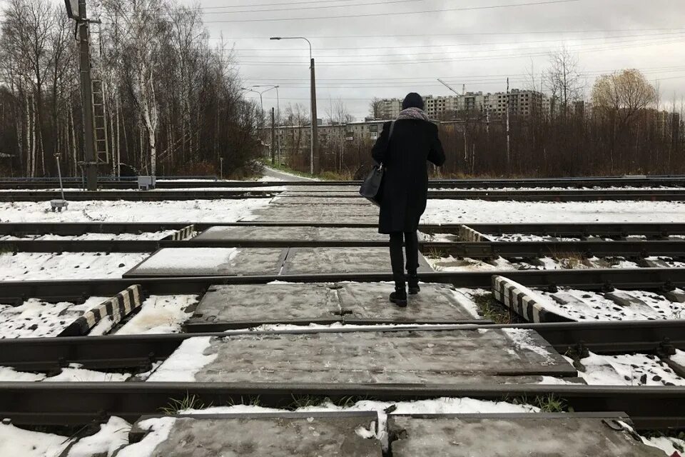 Станция ручьи СПБ. Железнодорожная станция ручьи СПБ. Автобусная станция ручьи СПБ. Платформа ручьи.