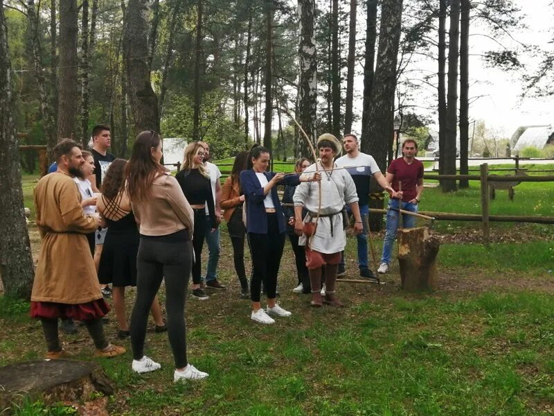 Дом культуры сортировка. Заповедник гнездово. Дом культуры гнездово смоленск. Дк микрорайона гнёздово. Керамзавод смоленск гнездово.