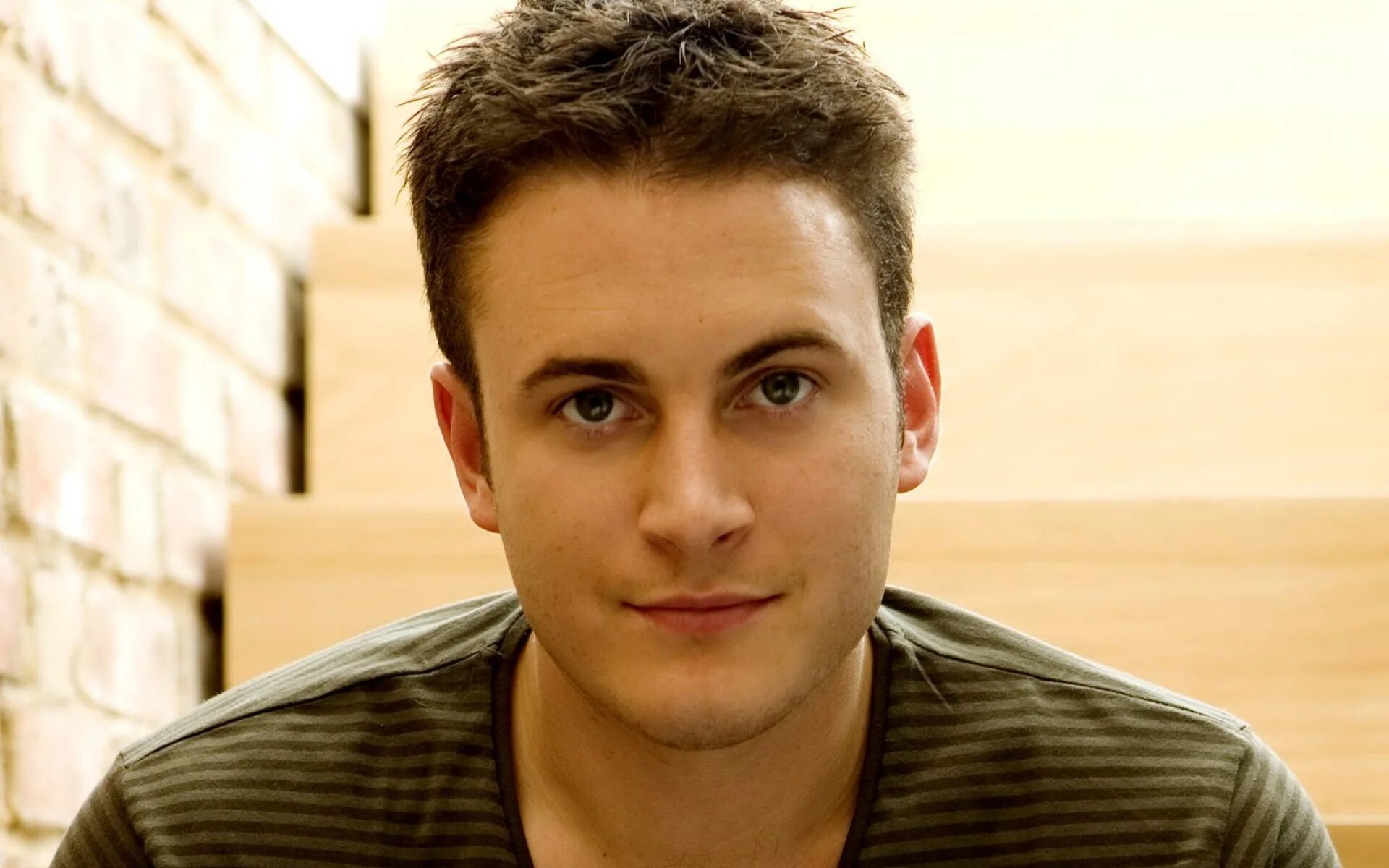 Отзыв на человека мужчине. Портрет человека. Дмитрий рублёв. Обычное человеческое лицо. Человек средних лет.