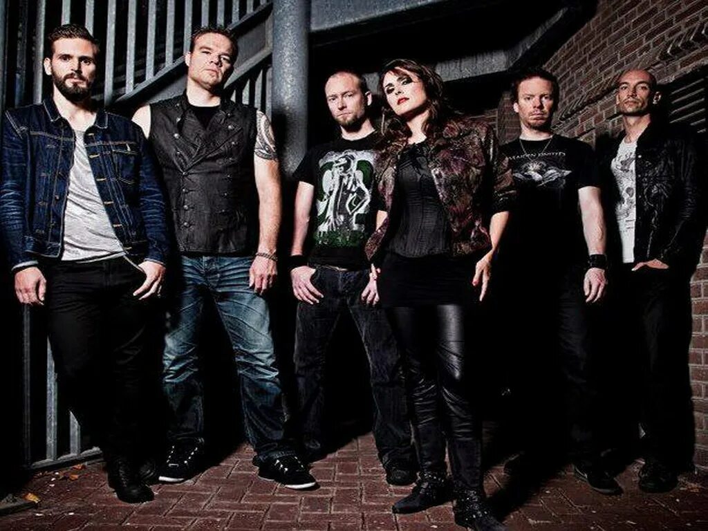 Группа темптейшен. Within temptation 2003. Course of temptation. Within temptation empty eyes. Хх темптейшен певец.