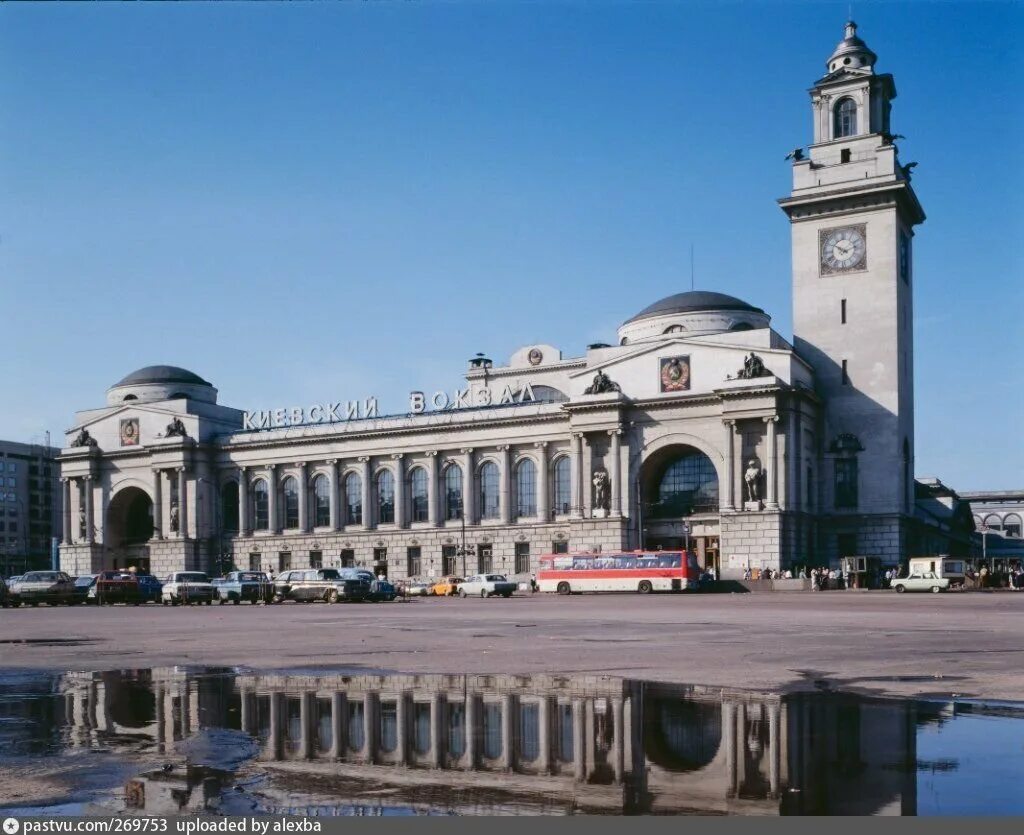 Киевский вокзал СССР. Москва Киевская Киевский вокзал. Вокзалы Москвы Киевский вокзал. Здание Киевского вокзала в Москве.