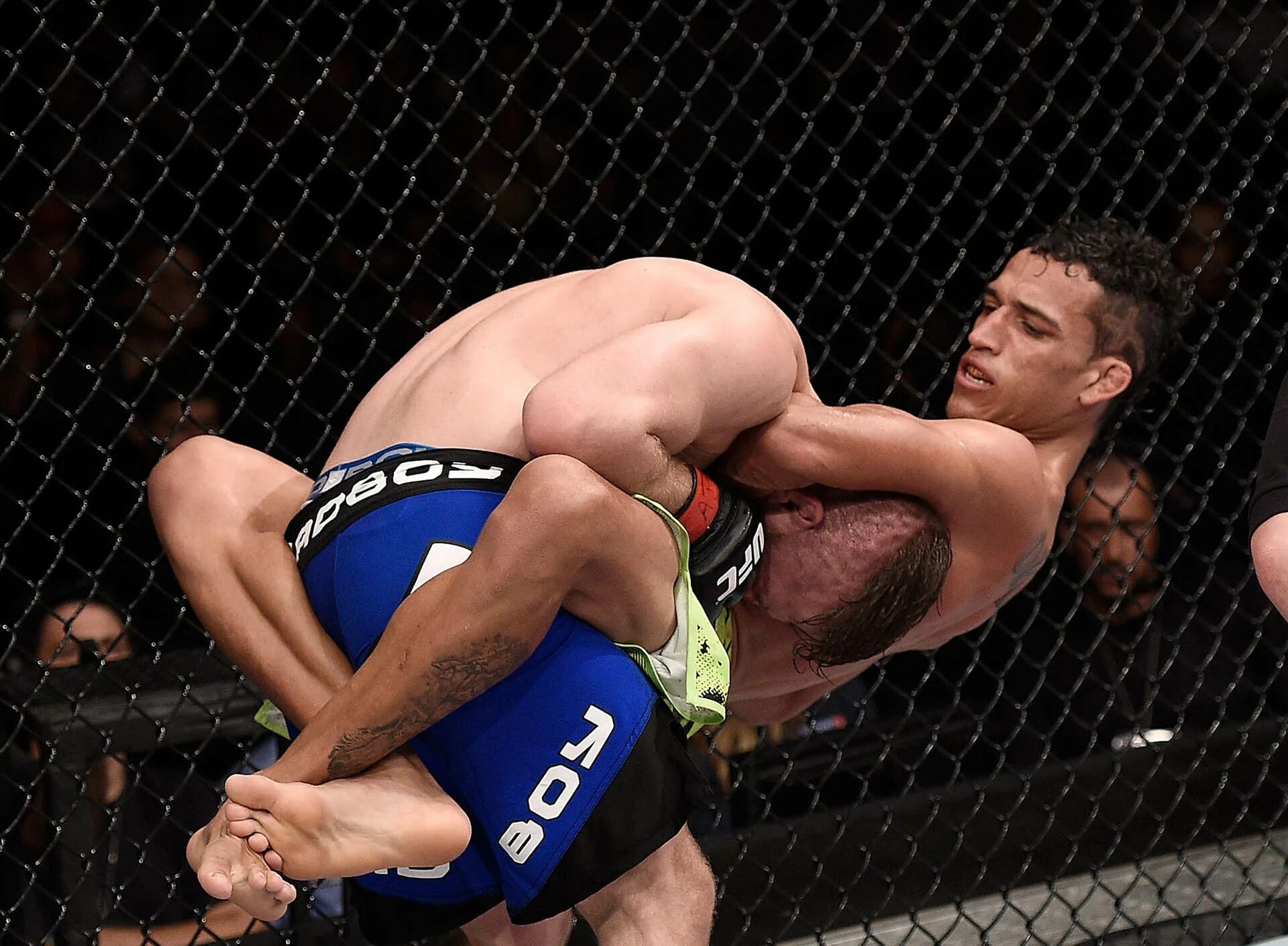 Оливейра лучшие моменты. Махачев оливейра 2. Оливейра чемпион ufc. Оливейра лучшие моменты. Оливейра против дариуша.