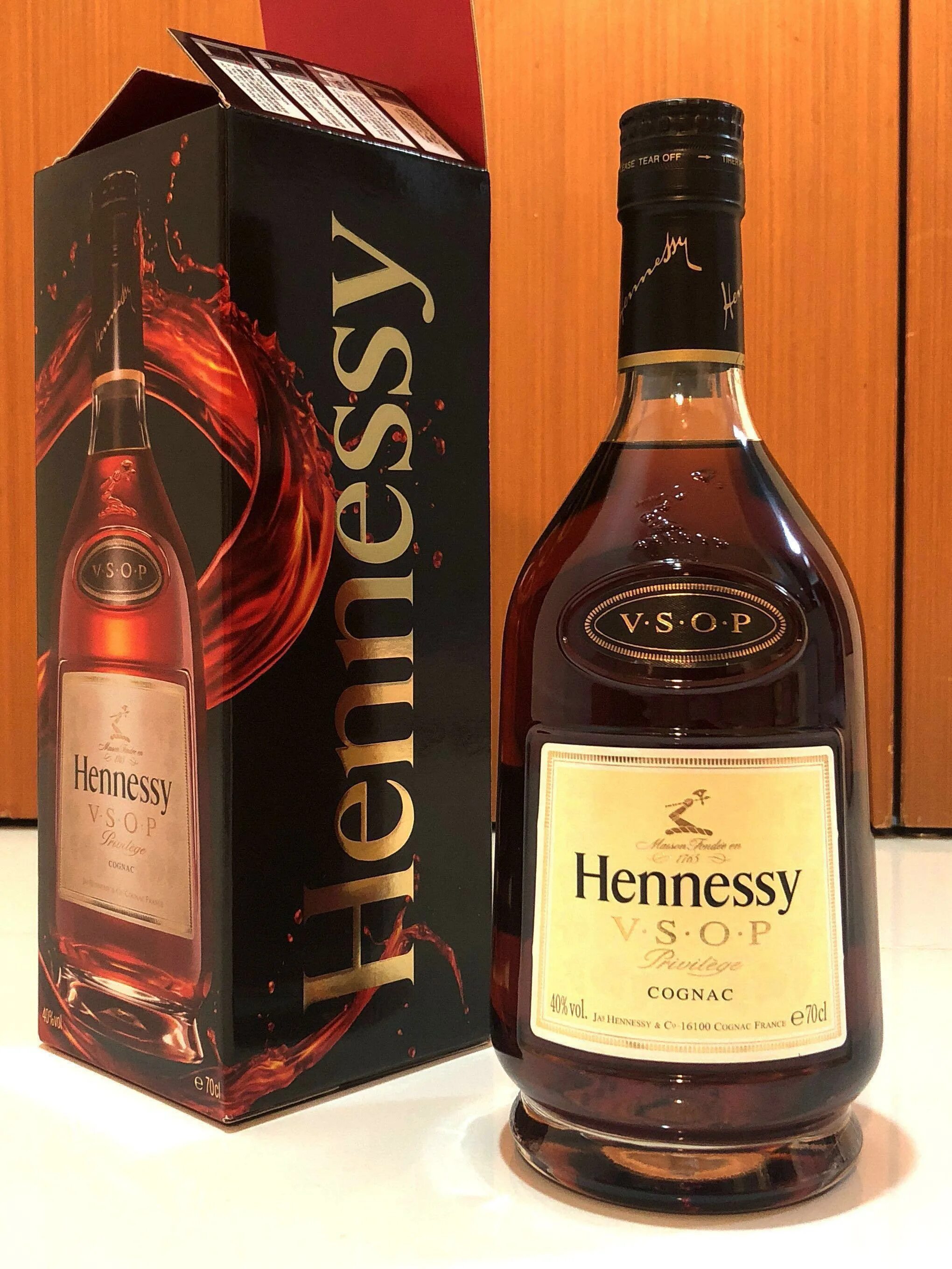 Хеннесси VSOP 0.5. Hennessy VSOP Cognac. Хеннесси ВСОП 0.5 ред. Хеннесси коньяк 0.5 ВСОП. Хеннесси 0.7 оригинал