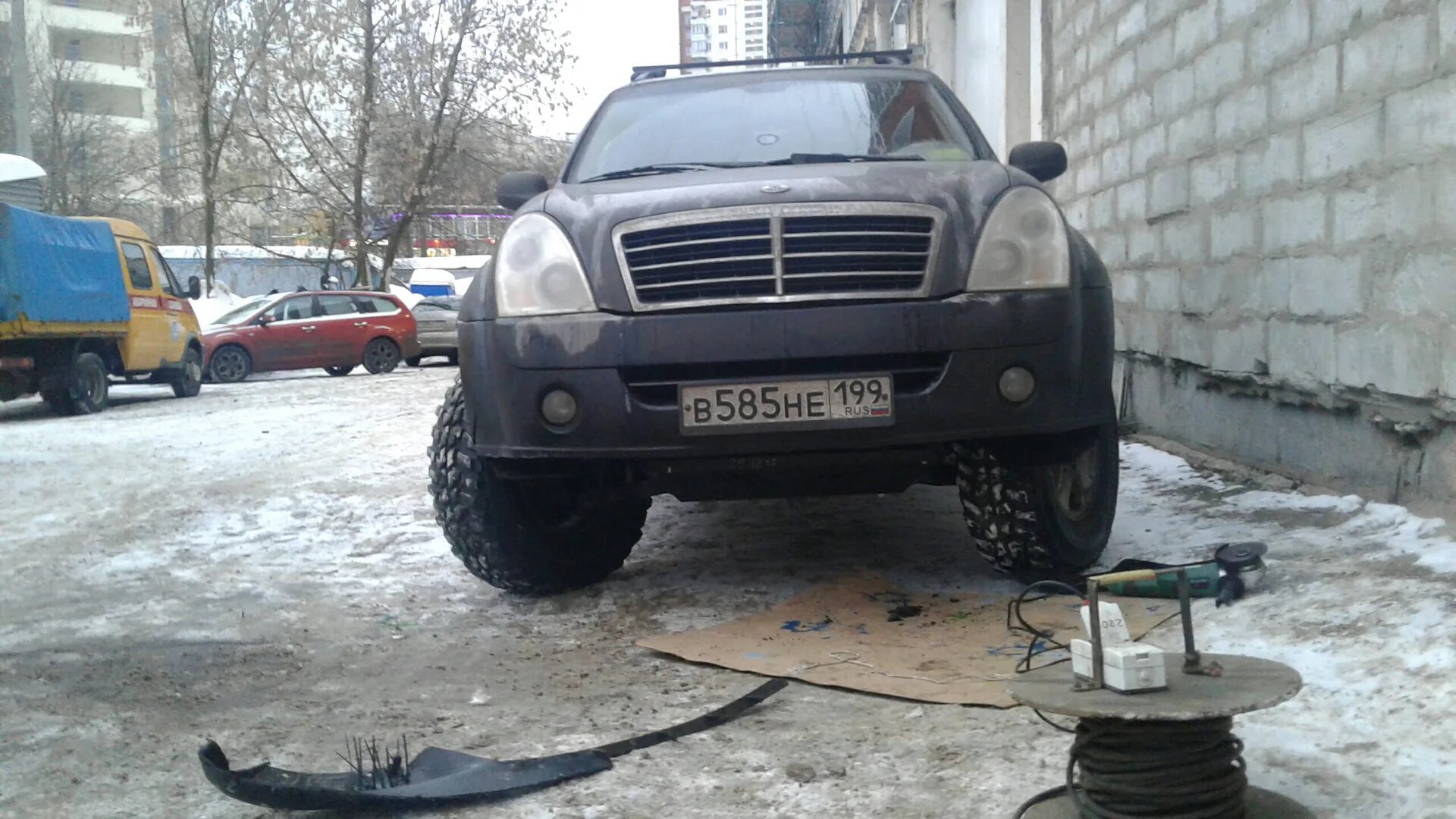 Бампер ssangyong rexton. Бампер рекстон 2. бампер передний ссангйонг рекстон 1 под расширители. рекстон 2 с трубой бампера. rexton 2 губа переднего бампера.