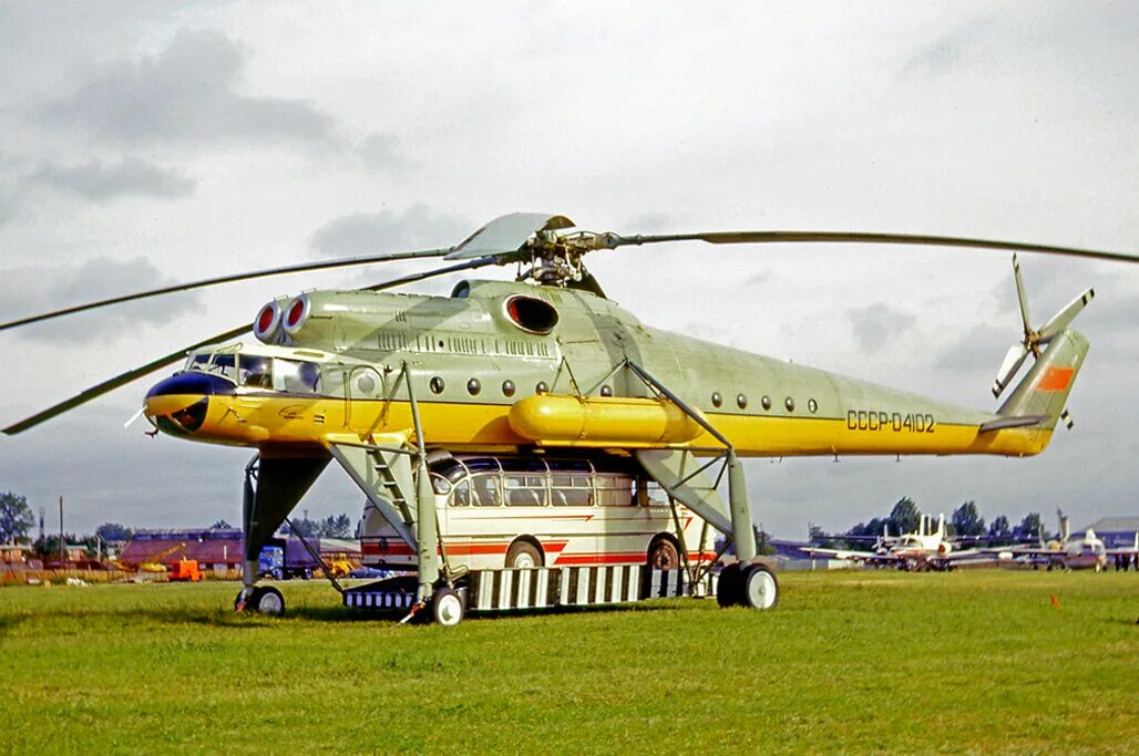 Ми 10 вертолет. Ми-10 вертолёт. вертолет кран ми-10. транспортный вертолет ми-10к. летающий кран ми-10.