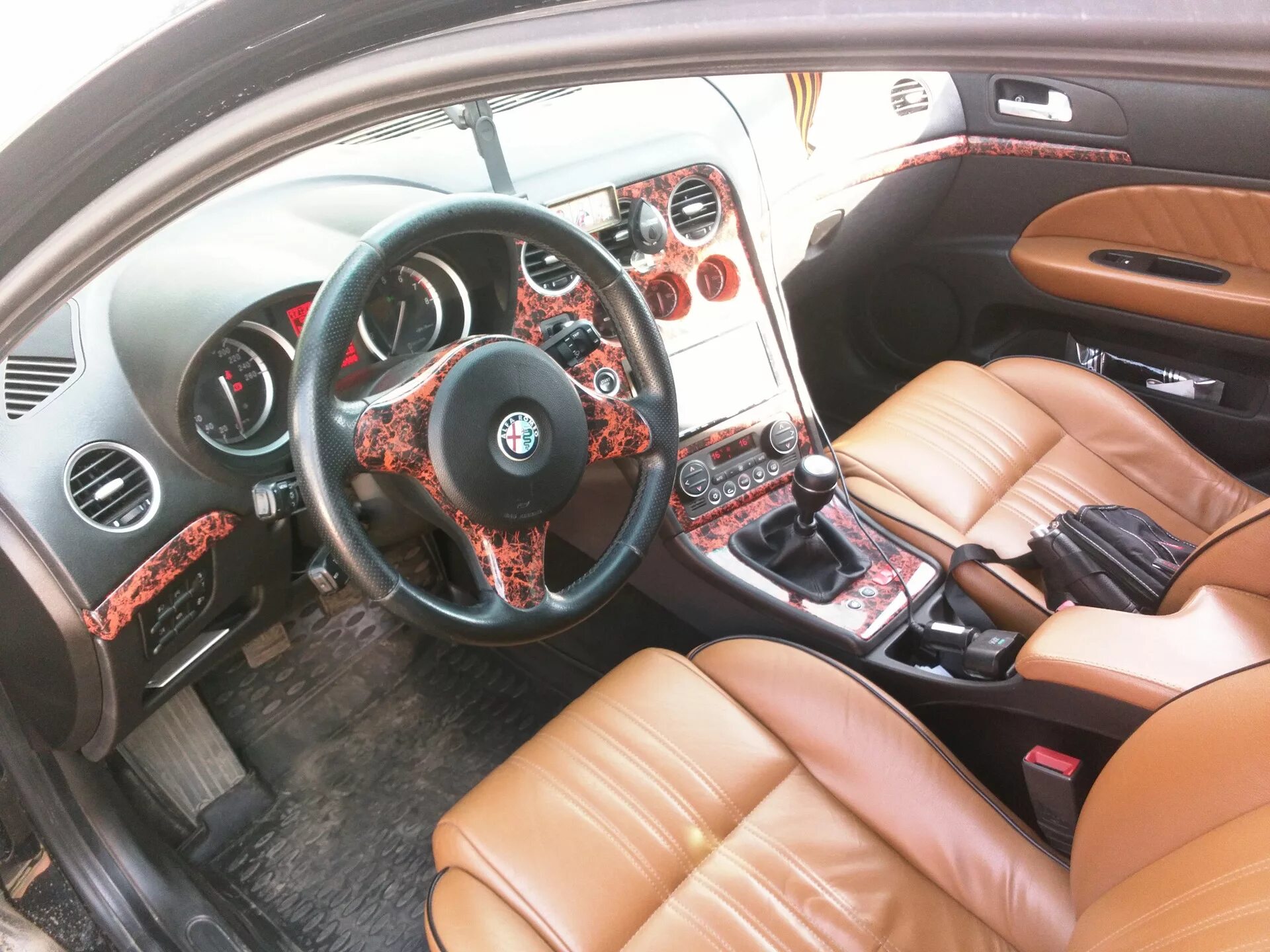 Салон альфа ромео. Alfa Romeo 159 салон. Альфа Ромео 159 универсал салон. Alfa Romeo 159 ti салон. Альфа Ромео салон.