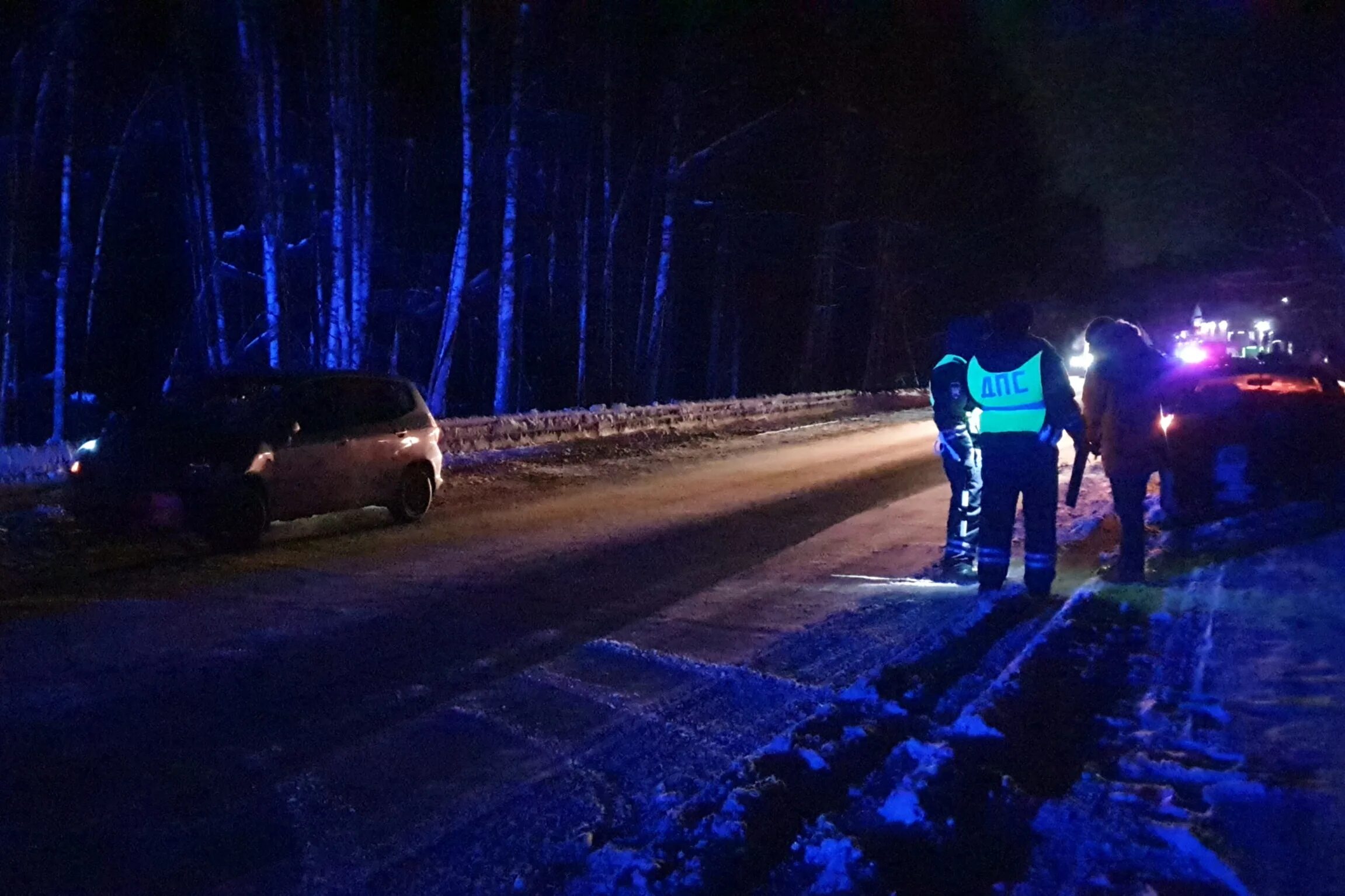 Дублёр Сибирского тракта 13 км. ДТП дублер Сибирского тракта. В Екатеринбурге насмерть сбили пешехода. Дублер Сибирского тракта 13 км Екатеринбург. Вечер 12 12 21