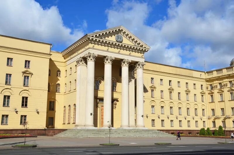 Здание комитета государственной безопасности республики беларусь. Кгб белоруссии здание. Здание комитета государственной безопасности республики беларусь. Штаб кгб беларуси. Здания кгб маленькие.