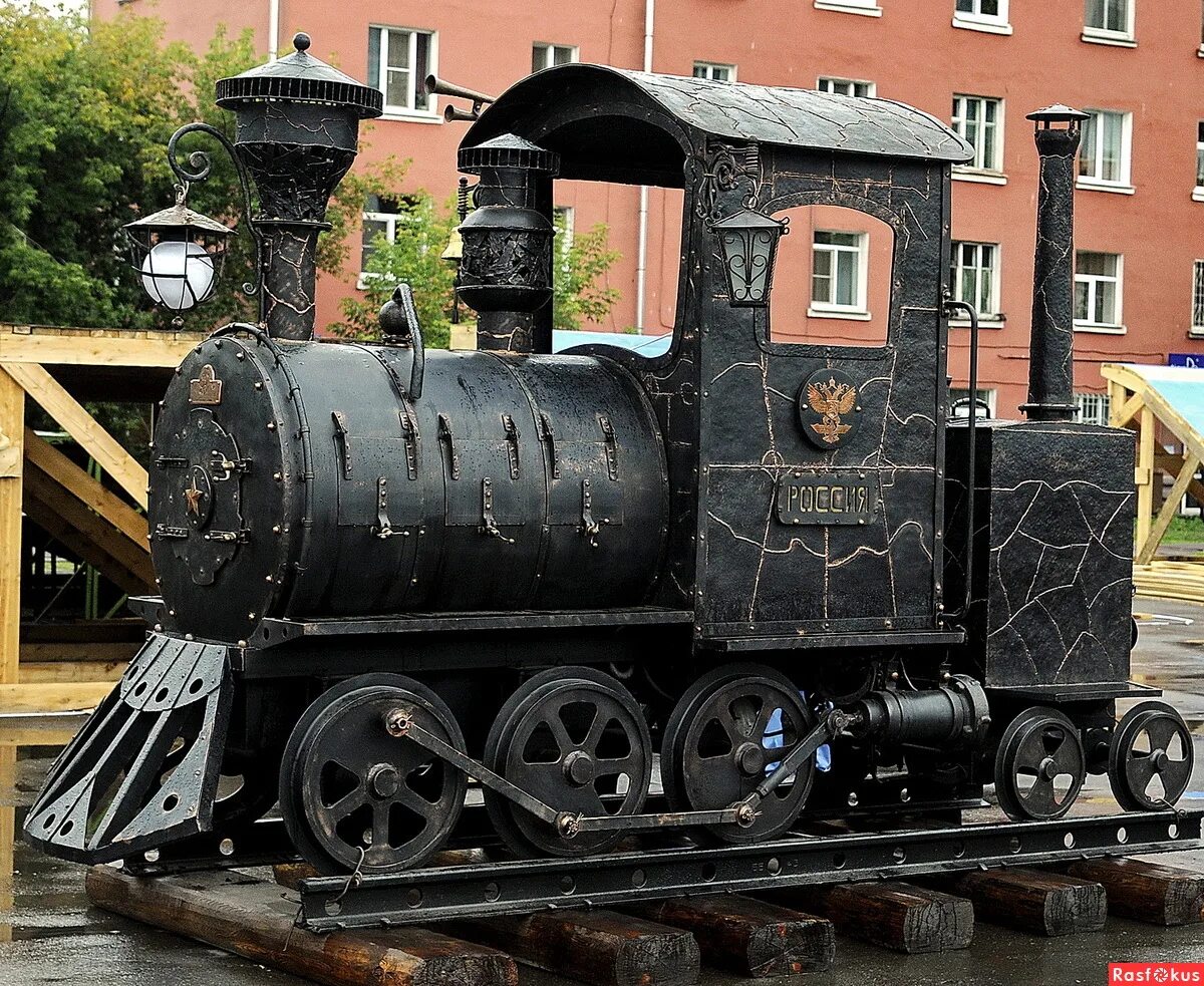 Игрушечный паровоз. Модель паровоза из металла. Металлические паровозы. Модели паровозов. Игрушки из металла.