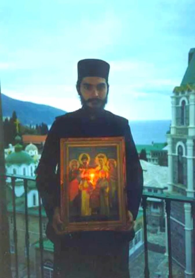 Икона триптих с георгием победоносцем. Житие спиридона тримифунтского. Чаша светится на литургии. Чудеса со святыми. Св.