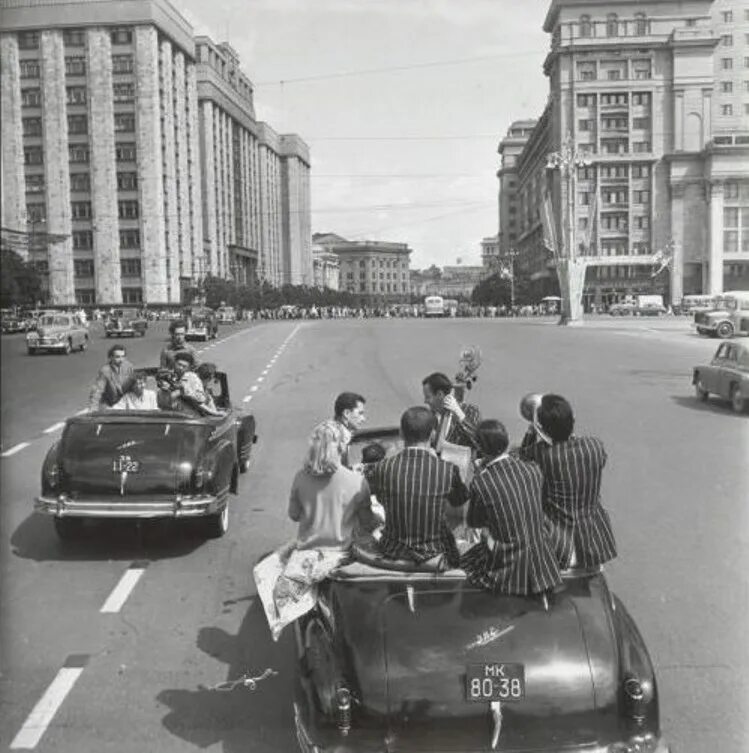 Ленинград в 50-е годы. В конце 1960 х годов. В конце 1960 х годов. Улицы москвы 1960. Советские люди 50-х годов.