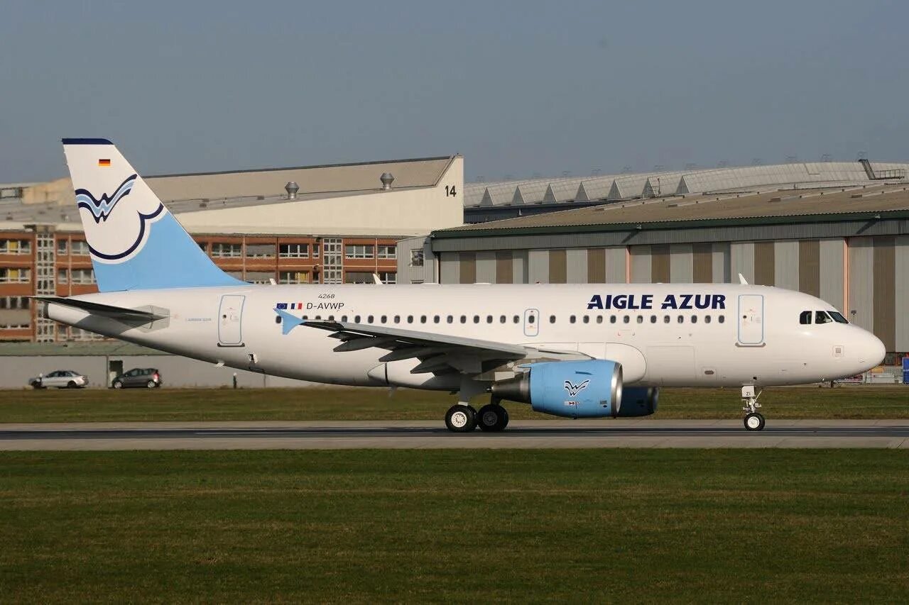 Лазурный путь атаго. Azur 11. Azur 11. Azur 11. Самолёт авиакомпании азур эйр.