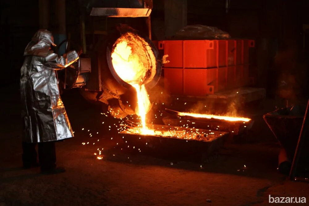 Литье металлов. Литье услуги. Литейный цех машиностроительного завода. Плавильщик в литейный цех. Ювелирное литье.