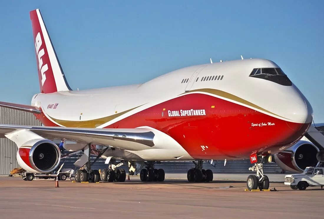 Боинг пассажиры. Самолёт боинг 747. аэробус боинг 747. самый большой самолет боинг 747. боинг 747 дримлайнер.