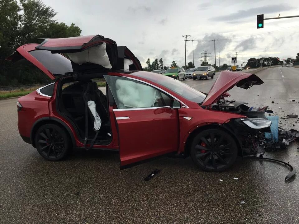 Is just crash. Tesla model x краш. битая тесла model x. tesla model x crash.