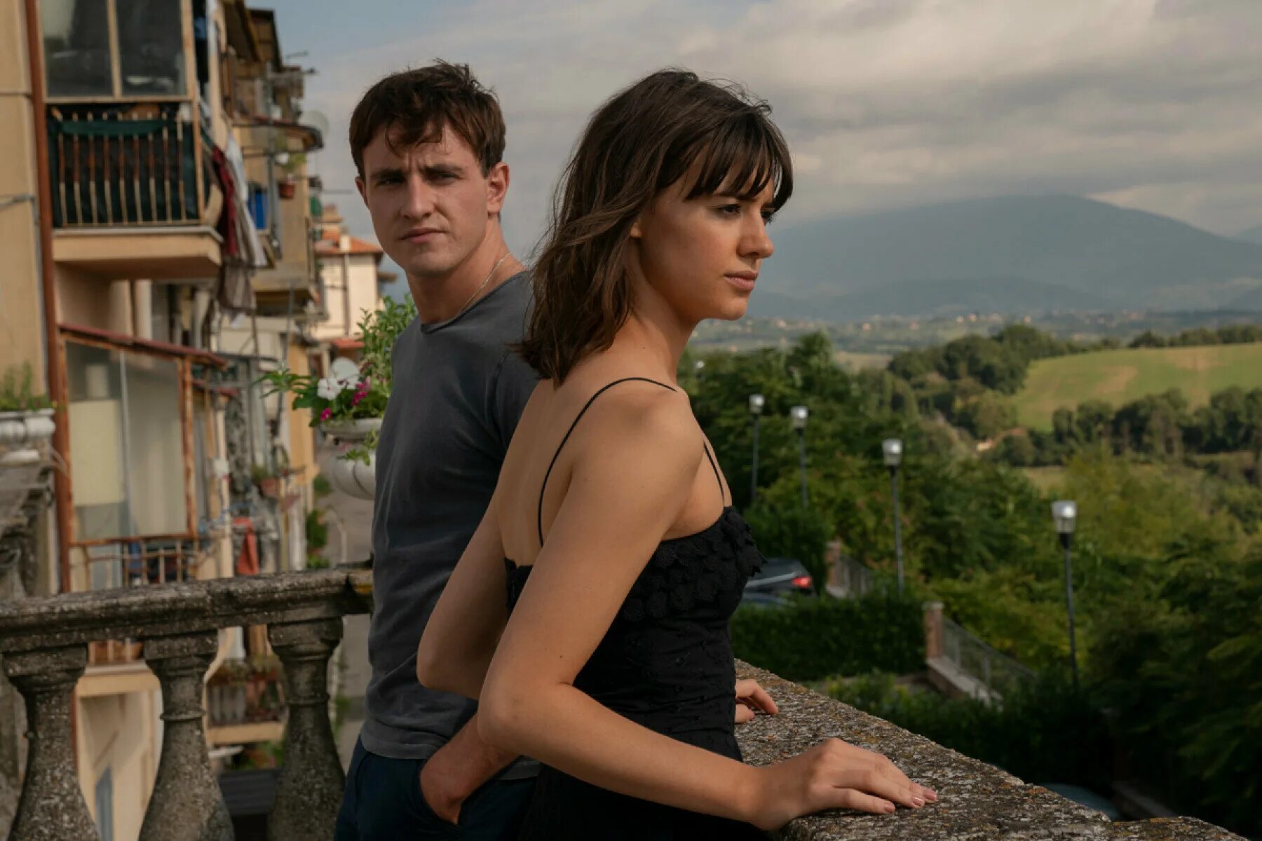 Нормальные люди сериал актёры. Paul mescal. Normal people 2020. Нормальные люди сериал. Комиксы юмор.