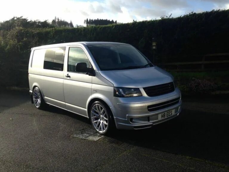 Диски транспортер т5. VW Transporter t5 Wheels. Фольксваген транспортёр т5 серебристый. Volkswagen Transporter t6 диски. Transporter т6 серебристый.