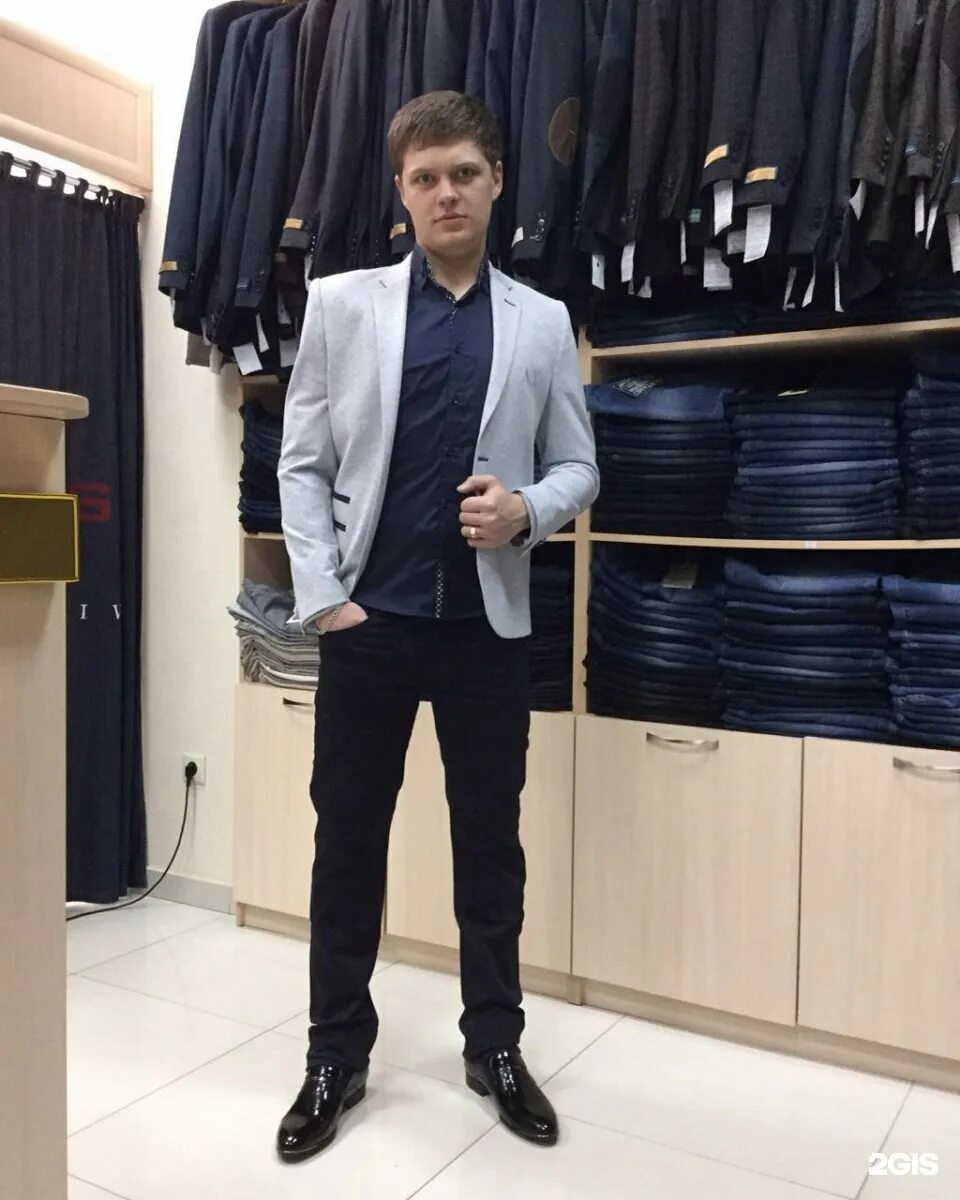 Мужская одежда ставрополь. Тухачевского маршал ставрополь. Магазины костюмов ставрополь. Шоу рум мужских костюмов. Буденновск мужская одежда.
