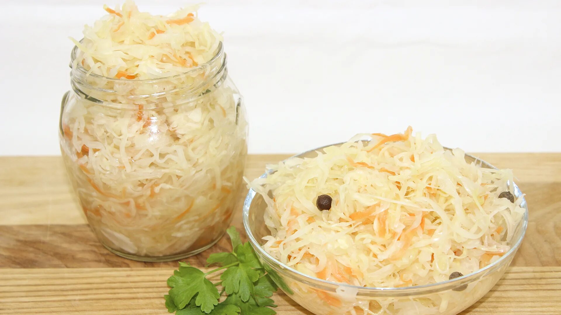 Самая вкусная и быстрая квашеная капуста! в 2025 г Национальная еда, Квашеная ка