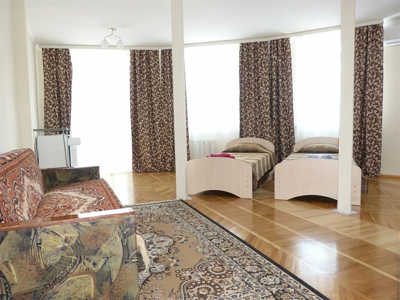 отель "романтик" в г. крым романтик отель судак. , 2, судак, россия. имеретинский романтик таврическая ул. крым романтик отель судак.