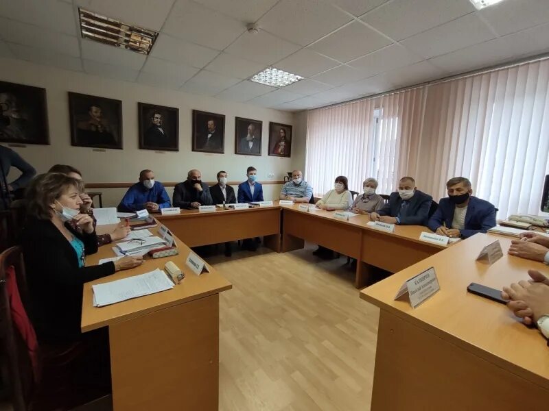 Боровские известия последний выпуск читать. Городская Дума Боровск. Мэр г Боровска. Глава Боровска в 2014 году.