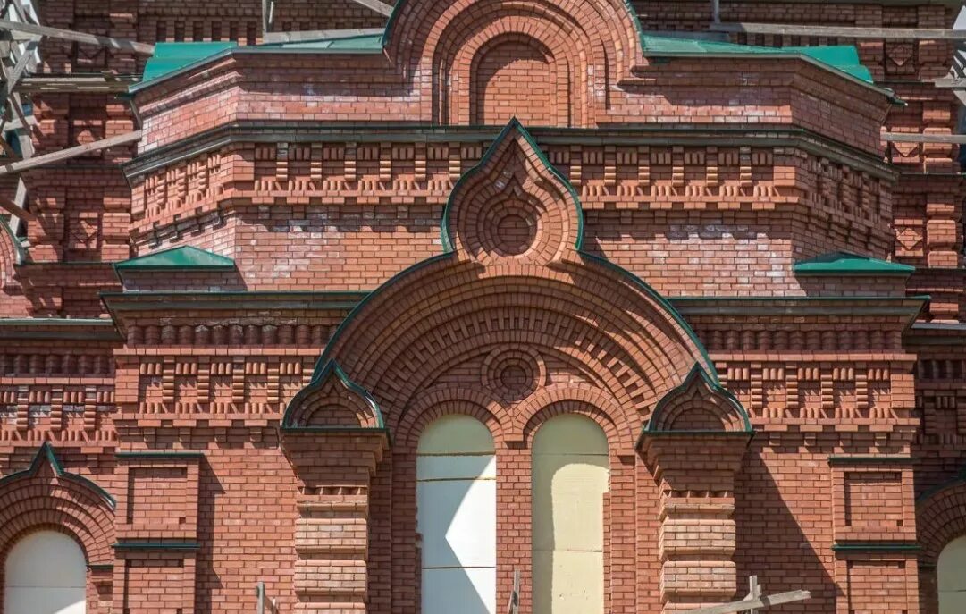 Кирпичный храм с изразцами в ярославль. Кладка храмов. Кладка храмов. Старинные кирпичные здания. Кирпичная готика люнебург.