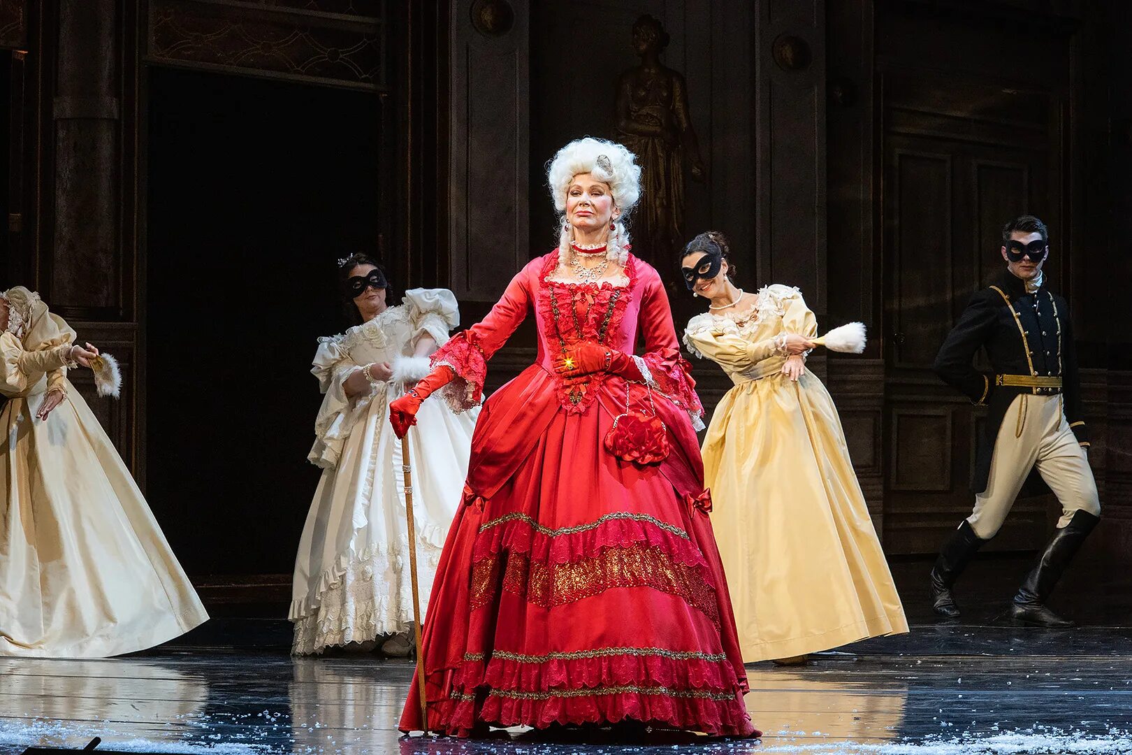 Вера васильева пиковая дама. Пиковая дама малый театр васильева. Пиковая дама малый театр васильева. Пиковая дама малый театр бабятинский. Пиковая дама спектакль малый театр.