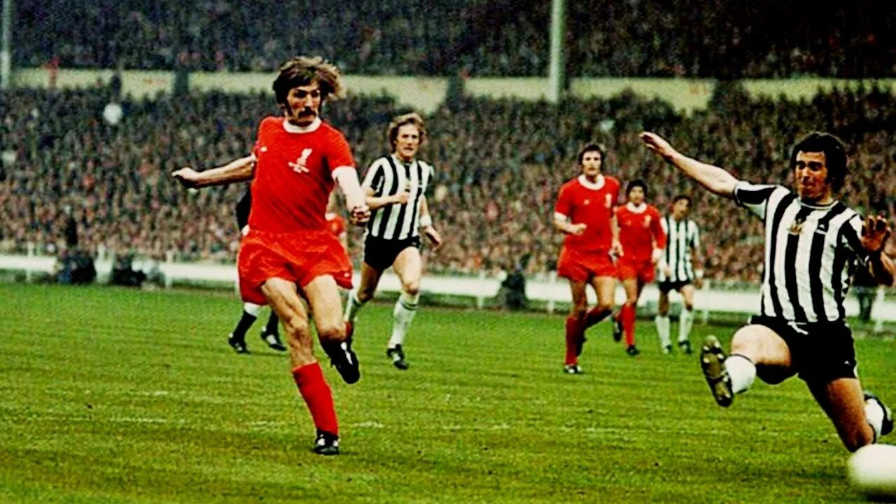 1974 на английском. Steve heighway. hamburg fc keegan golden ball. года на английском 1974.