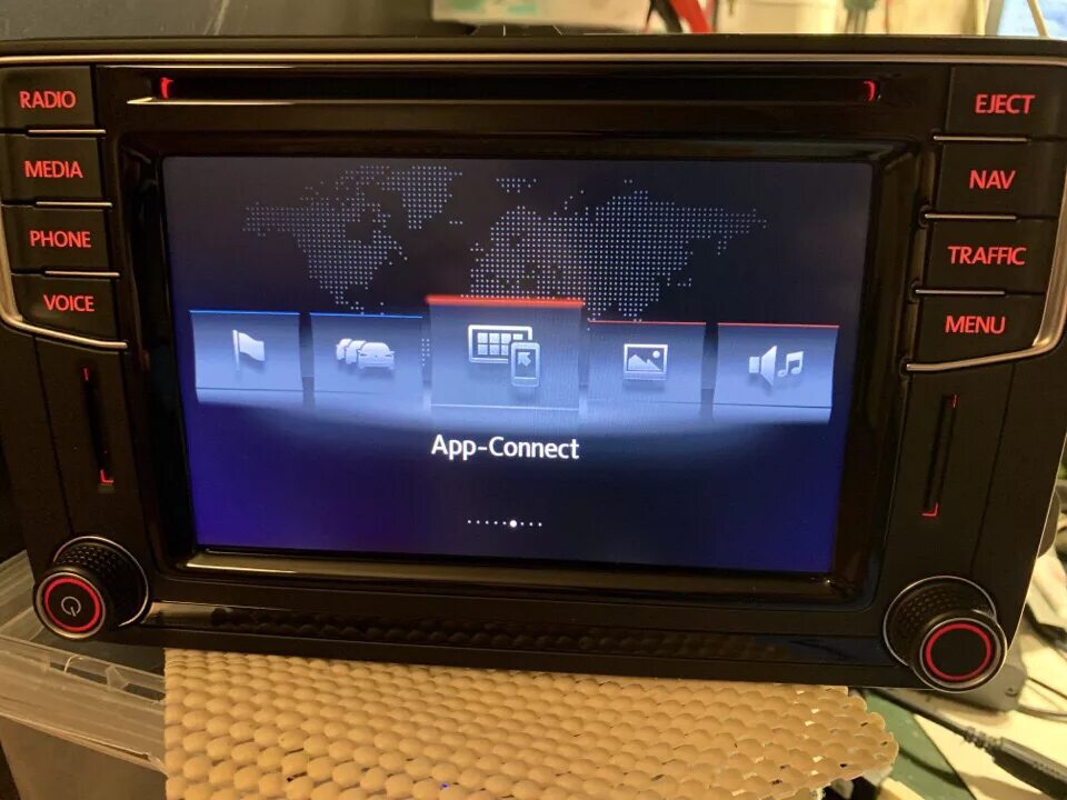 Discover media для volkswagen tiguan 2014. Магнитола discover media volkswagen. Discovery media pq35. Composition media mib2. Магнитола discovery media и composition media.