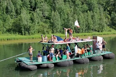 Сплав на плоту по реке