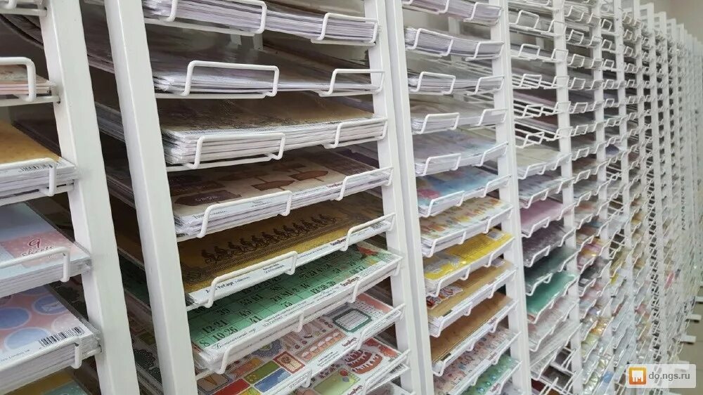 бумажный магазин. магазин канцелярских товаров. магазин бумага большой. магазин канцелярии в японии. декоративный картон.