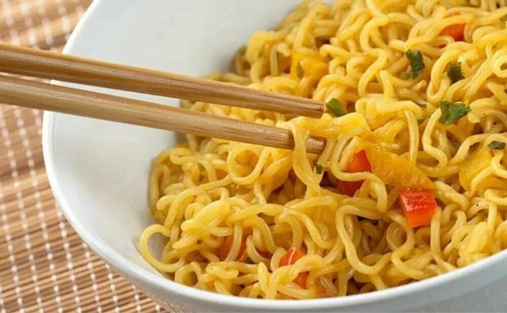 Noodles доширак. Кукси Роллтон. Кукси доширак. Яичная лапша доширак. Обзор лапши