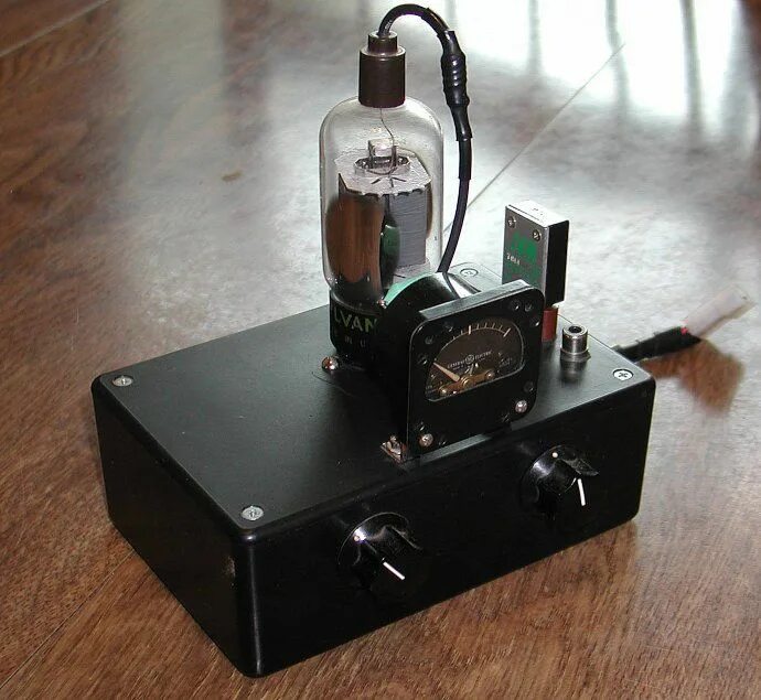 One tube Transmitter. Tube Radio. Tube 01. Homemade tube Radio. First tubes