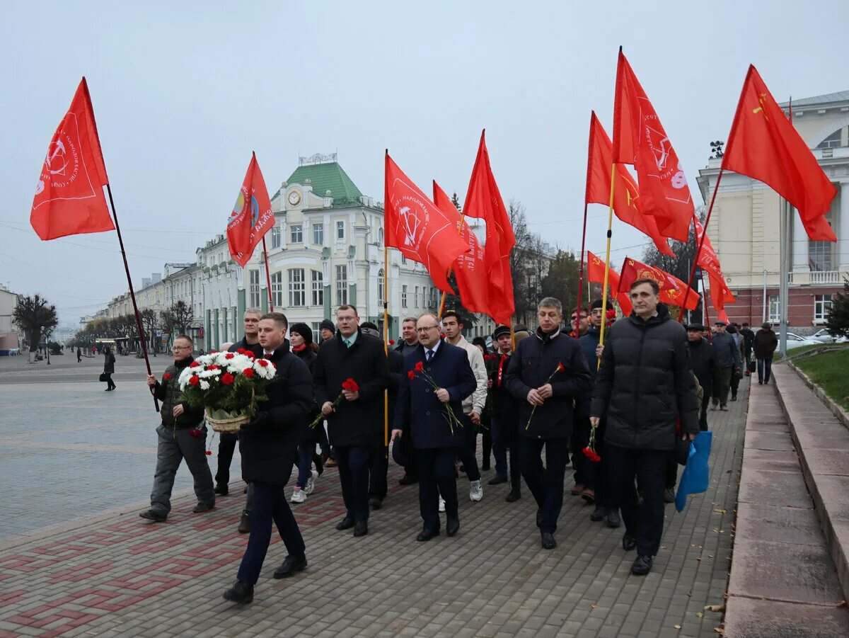 Октябрьской социалистической революции в россии. С днем Великой Октябрьской революции. Социалистическая революция в России. 7 Ноября день Великой Октябрьской социалистической революции. Коммунистическая партия 7 ноября..