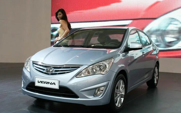 Купить хендай верну. Hyundai Verna 2011. Hyundai Verna 2010. Hyundai Verna Рестайлинг 2011. Hyundai Verna 2010 Рестайлинг.