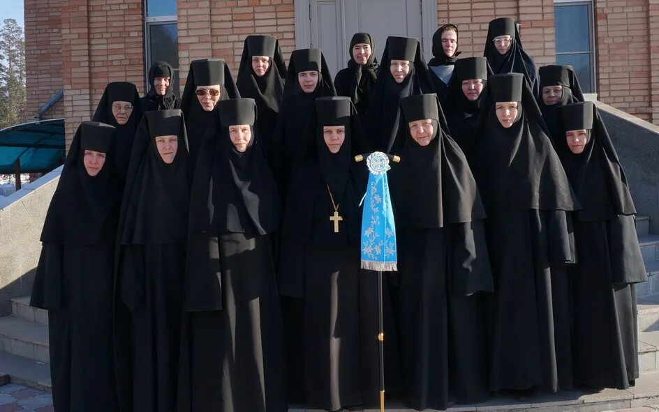 Дивеевский монастырь монашество. Что нужно чтобы уйти в монастырь. Уйти в монастырь женский. Женский монастырь монахини жизнь в монастыре. Монашеская жизнь.