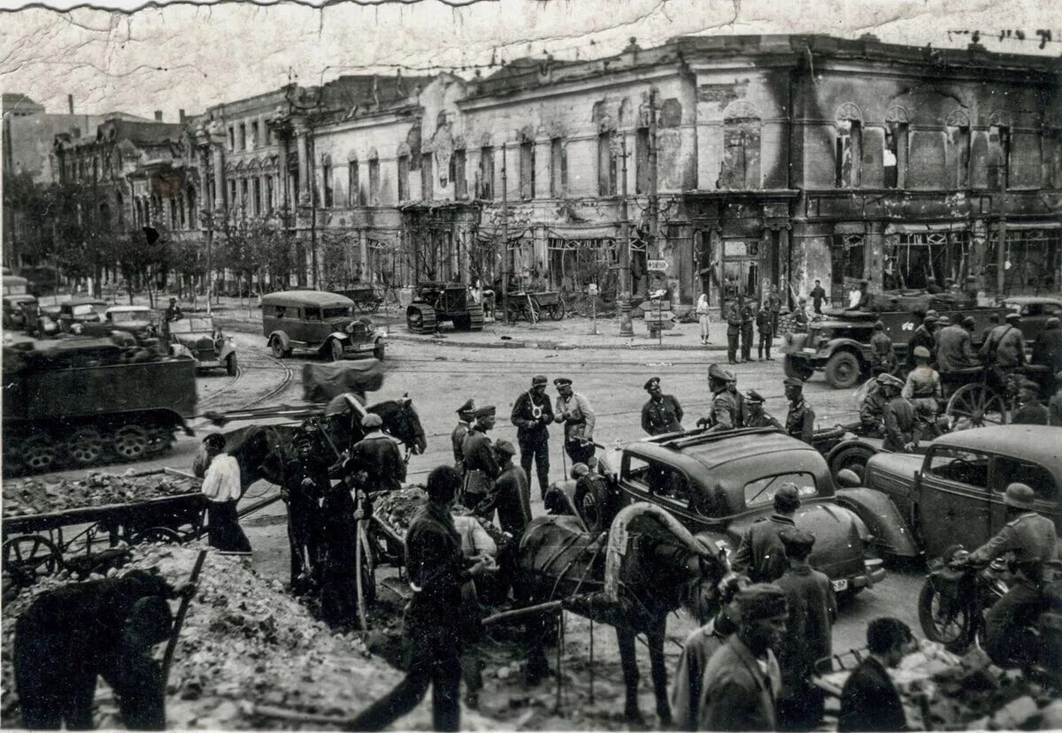 Ростов во время великой отечественной войны. Немцы в Ростове на Дону 1942. Ростов на Дону в годы войны 1941-1945. Оккупация Ростова на Дону в 1941 году.