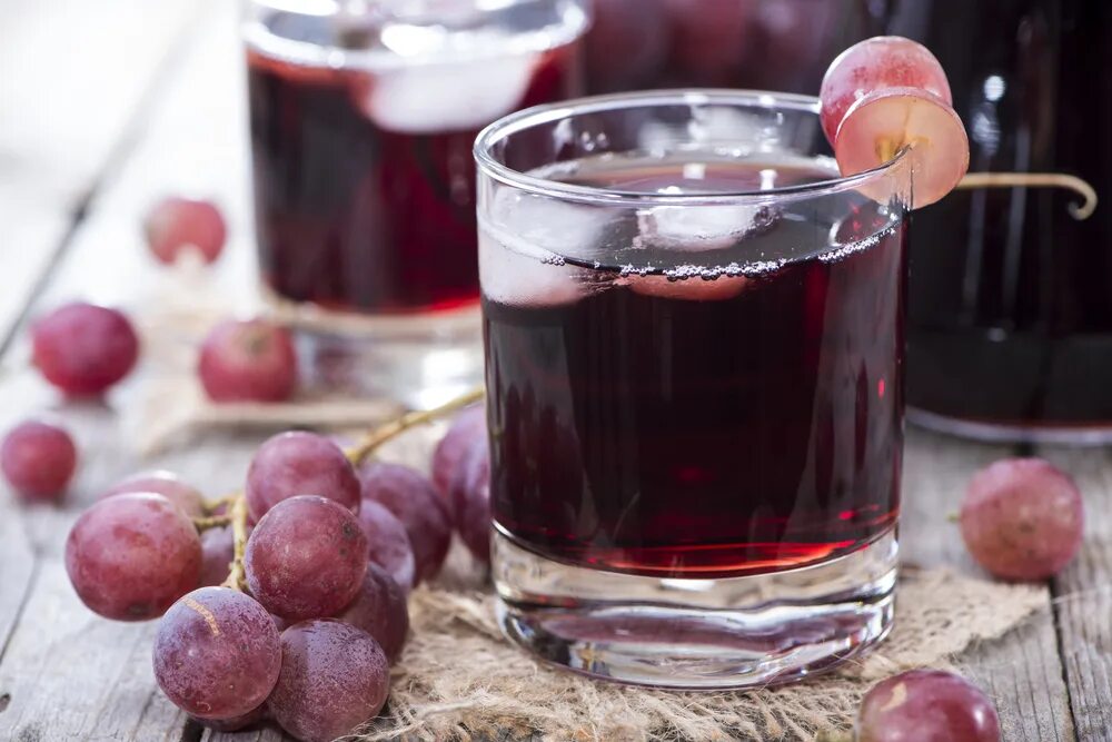 Grape сок виноградный. Виноградная наливка.