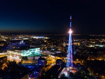 Башня светится