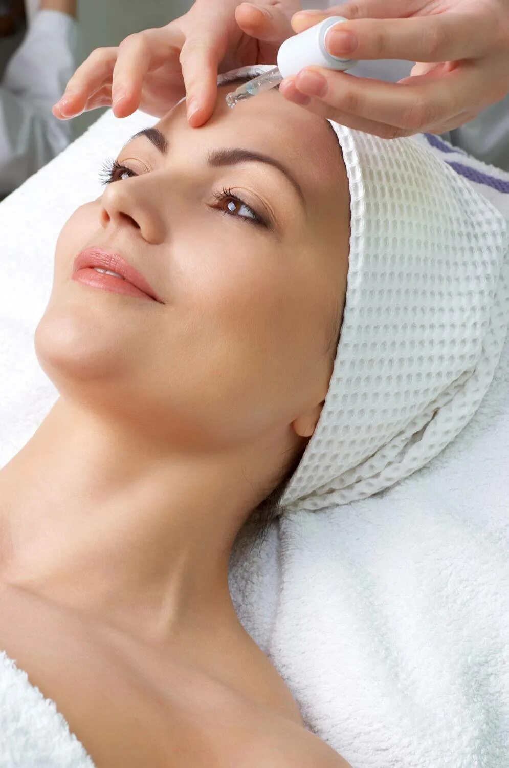 Косметические уходовые процедуры. Уходовые процедуры для лица. Процедура ухода. Косметологические процедуры. Косметология.