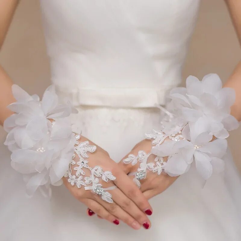 Перчатки Свадебные. Перчатки для невесты. Свадебные аксессуары для невесты. Свадебные перчатки для невесты.