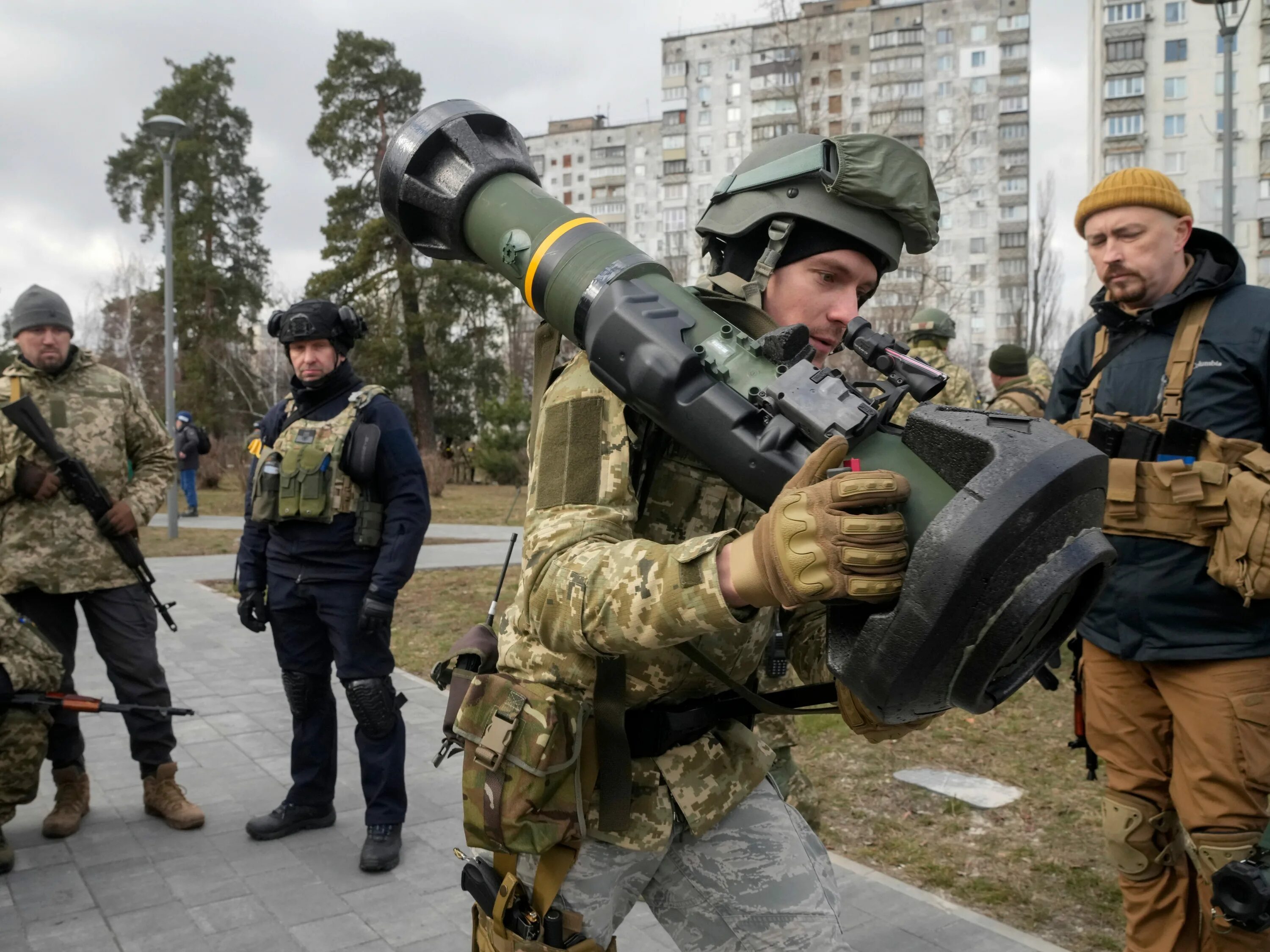 Россия украина новости политики. Шведский ПТРК Nlaw. Вооружение ВСУ. Оружие армии Украины.