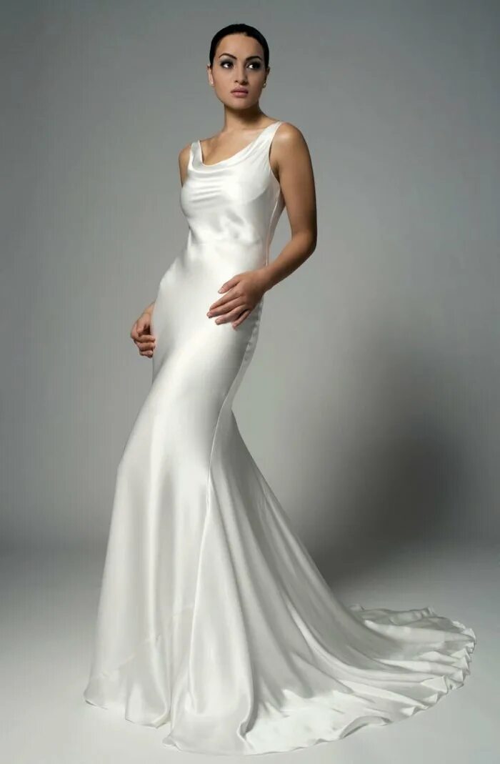 Платья белые шелка. Шелковое свадебное платье. Современные Свадебные платья. Белое шелковое платье свадебное. Элегантные Свадебные платья из шелка.